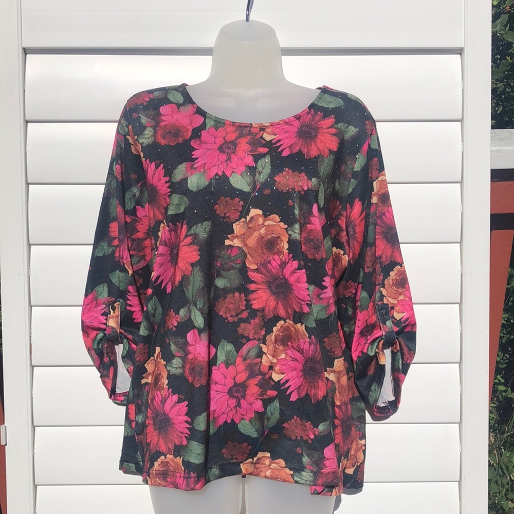 Emily Daniels NWT floral print blouse